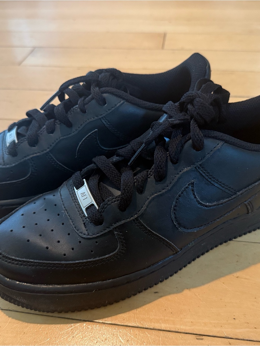 Nike AIRFORCE 1 Big-Kids Black Low-Top Sneakers 6.5